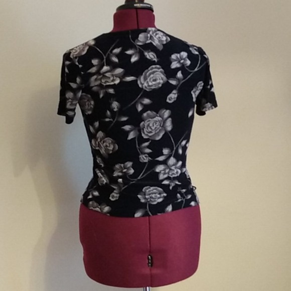 Black and silver floral Blouse - Picture 3 of 3